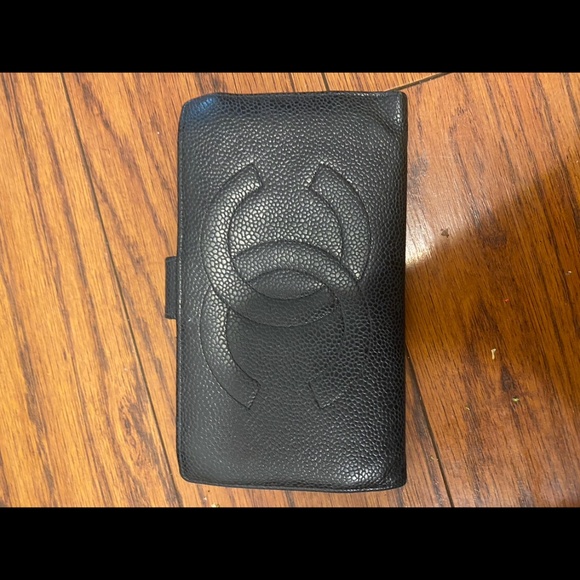 Chanel wallet - Picture 1 of 3